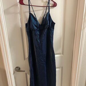 Blue shimmering V-neck twill maxi dress